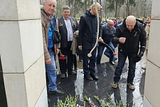 ������ ������� �������: ����� ��� ������� ������� � �������, ����������� 40-����� �������� �� ������������� ���